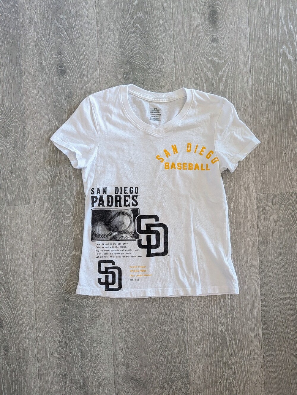 MLB San Diego Padres Women's White V-Neck Short Sleeve Shirt - L